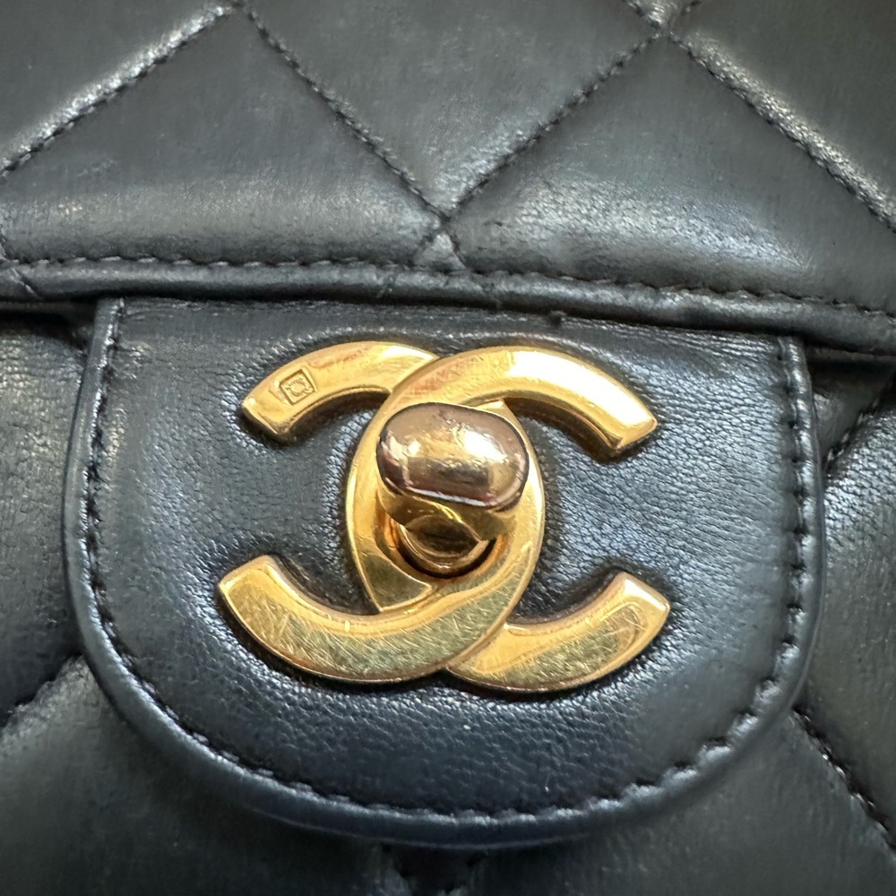 Chanel Black Jumbo Quilted Shoulder Bag with Gold Chain - Picture 7 of 13